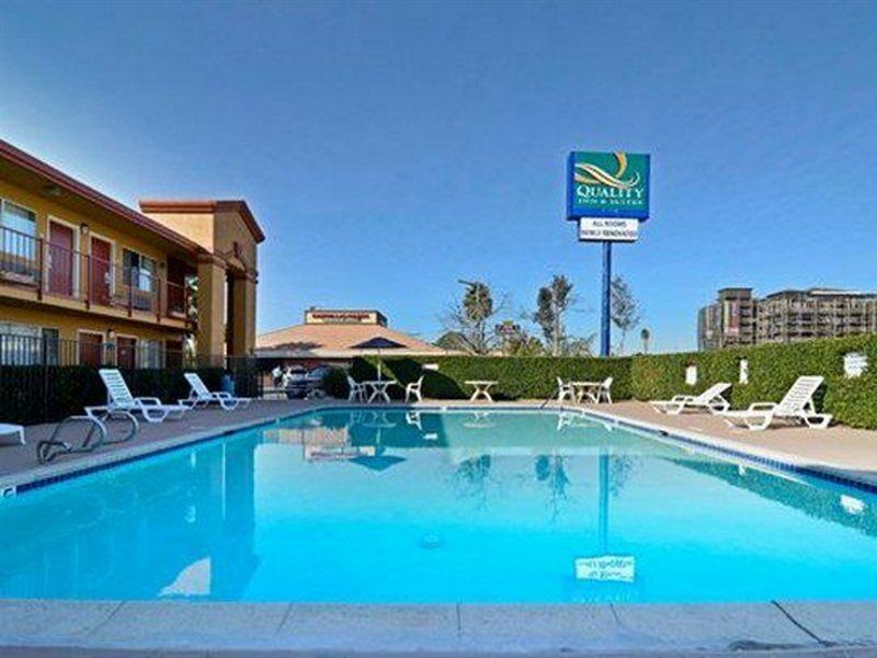 Americas Best Value Inn & Suites Ескондидо Екстериор снимка